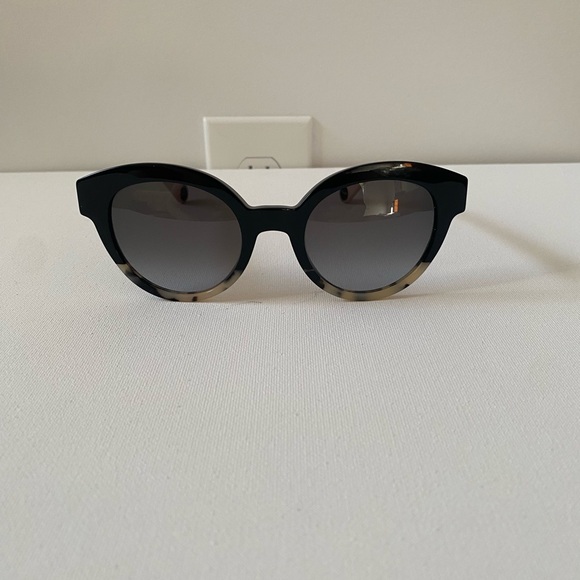 WOOW Paris Cat Eye Sunglasses - Picture 2 of 9